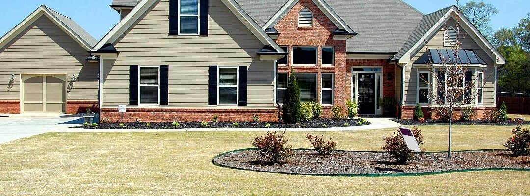 Curb Appeal That Sells: Landscaping Secrets Real Estate Agents Swear By