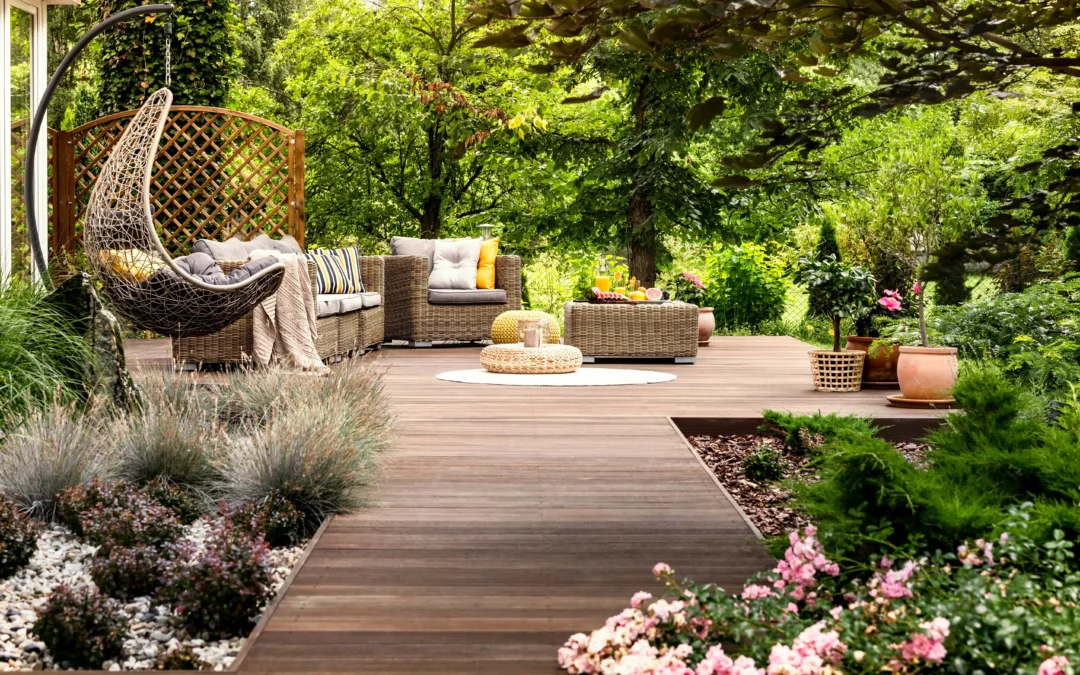 Designing a Low-Maintenance Yard Without Sacrificing Beauty